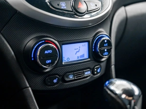 Хетчбэк Hyundai Solaris 2012 года, 950000 рублей, Красноярск