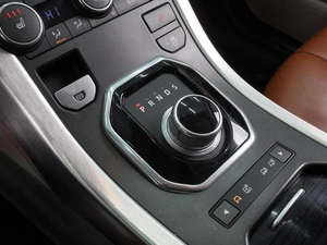 Внедорожник Land Rover Range Rover Evoque 2012 года, 2067000 рублей, Воронеж