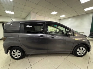 Минивэн Honda Freed 2013 года, 1050000 рублей, Ачинск