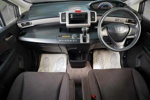 Минивэн Honda Freed 2012 года, 1099000 рублей, Тюмень
