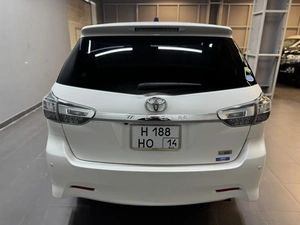 Минивэн Toyota Wish 2014 года, 1817000 рублей, Красноярск