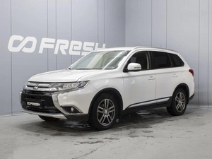 Внедорожник Mitsubishi Outlander 2015 года, 1800000 рублей, Омск