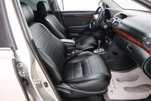 Универсал Toyota Avensis 2005 года, 1049000 рублей, Красноярск