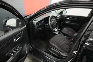 Хэтчбек Kia Rio 2018 года, 1670000 рублей, Курск
