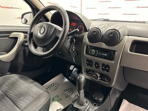 Седан Renault Logan 2011 года, 525000 рублей, Красноярск