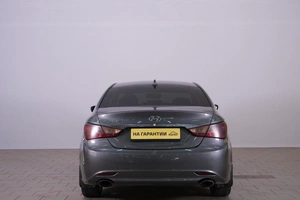 Седан Hyundai Sonata 2010 года, 989000 рублей, Омск