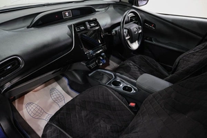 Лифтбек Toyota Prius 2016 года, 1629000 рублей, Новокузнецк