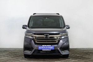 Минивэн Honda Stepwgn Spada 2019 года, 2499000 рублей, Сургут
