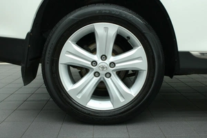Внедорожник Toyota Highlander 2013 года, 2120000 рублей, Красноярск