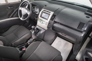 Минивэн Toyota Corolla Verso 2005 года, 669000 рублей, Томск
