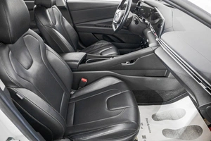 Седан Hyundai Elantra 2020 года, 1899000 рублей, Барнаул