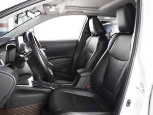 Внедорожник Toyota Corolla Cross 2022 года, 3074000 рублей, Омск