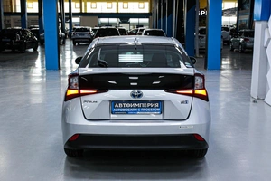 Лифтбек Toyota Prius 2019 года, 1738000 рублей, Солонцы