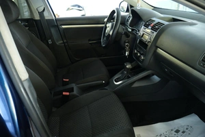 Седан Volkswagen Jetta 2010 года, 599000 рублей, Омск