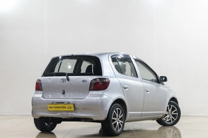 Хетчбэк Toyota Vitz 2001 года, 349000 рублей, Новокузнецк