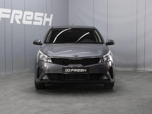 Седан Kia Rio 2021 года, 1802000 рублей, Омск