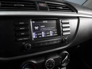 Седан Kia Rio 2018 года, 1390000 рублей, Омск