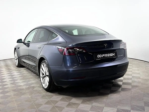 Седан Tesla Model 3 2021 года, 3299900 рублей, Казань