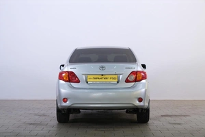 Седан Toyota Corolla 2008 года, 999000 рублей, Омск
