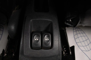 Хетчбэк Renault Sandero 2011 года, 399000 рублей, Оренбург