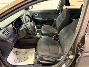 Седан Kia Rio 2016 года, 935000 рублей, Красноярск
