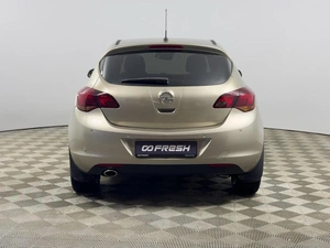 Хетчбэк Opel Astra 2011 года, 649900 рублей, Казань