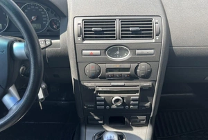 Седан Ford Mondeo 2006 года, 460000 рублей, Солонцы