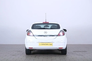 Хетчбэк Opel Astra GTC 2010 года, 519000 рублей, Омск