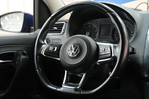 Седан Volkswagen Polo 2020 года, 1419000 рублей, Омск
