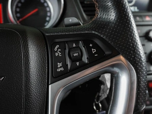 Седан Opel Insignia 2013 года, 1335000 рублей, Воронеж