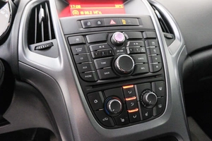 Хетчбэк Opel Astra 2014 года, 749000 рублей, Красноярск