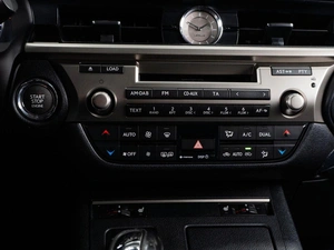 Седан Lexus ES 2013 года, 2230554 рублей, Тюмень