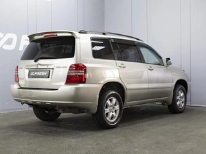 Внедорожник Toyota Highlander 2003 года, 990000 рублей, Омск