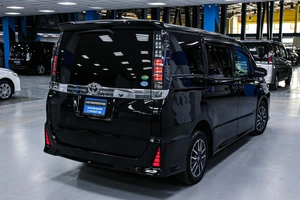 Минивэн Toyota Voxy 2015 года, 1883000 рублей, Солонцы