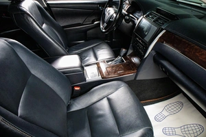 Седан Toyota Camry 2017 года, 2729000 рублей, Сургут