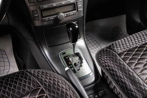 Седан Toyota Avensis 2007 года, 929000 рублей, Сургут