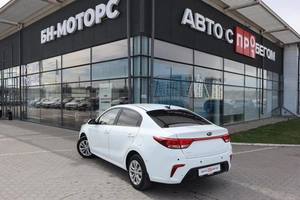 Седан Kia Rio 2019 года, 1380000 рублей, Мирное