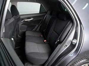 Хетчбэк Toyota Auris 2008 года, 640000 рублей, Красный Пахарь