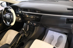 Седан Toyota Corolla 2014 года, 1119000 рублей, Омск