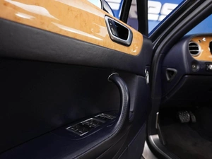 Седан Bentley Continental Flying Spur 2005 года, 2099632 рублей, Москва
