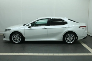 Седан Toyota Camry 2018 года, 2781000 рублей, Красноярск