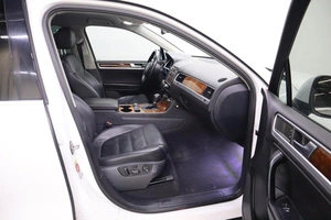 Внедорожник Volkswagen Touareg 2012 года, 2200000 рублей, Брянск