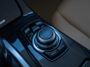 Седан BMW 5 серия 2013 года, 1370000 рублей, Волгоград