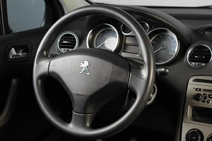 Хетчбэк Peugeot 308 2011 года, 599000 рублей, Тюмень
