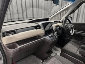 Минивэн Honda Freed 2018 года, 1345000 рублей, Красноярск
