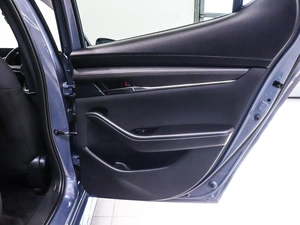 Хетчбэк Mazda 3 2019 года, 1699000 рублей, Красноярск