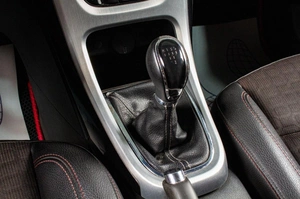 Хетчбэк Opel Astra GTC 2012 года, 829000 рублей, Сургут