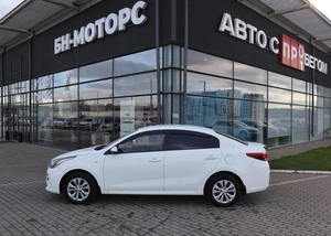 Седан Kia Rio 2017 года, 1200000 рублей, Мирное