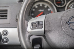 Универсал Opel Astra 2012 года, 749000 рублей, Томск