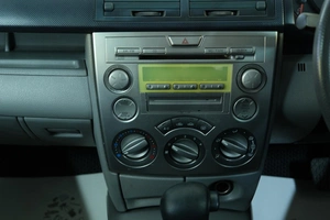 Хетчбэк Mazda Demio 2003 года, 319000 рублей, Омск